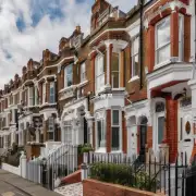 在英国伦敦市区租房房子一个月费用约为多少英镑？