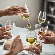 对于一个新手来说如何正确地品尝和评价一款白酒的味道特点以及口感特征？