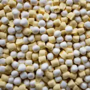 什么是高粱醇化液玉米淀粉浆糊剂等术语？它们在制作过程中的作用是什么？
