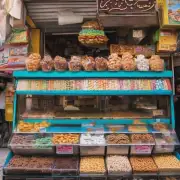 你知道吗？在开罗有一个叫做伊斯兰糖果屋Islamic Sweets的小吃摊他们卖各种口味和形状的冰淇淋蛋糕冰激凌卷以及其他甜点制品这些美味小吃深受当地居民和游客们的喜爱呢你有没有去过那里尝试过他们的产品呢？