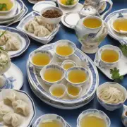 在中国文化中有没有与白酒相关的传统习俗或是风俗习惯值得一提呢？比如饮茶吃饺子等等？