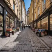 在瑞典首都斯德哥尔摩市中心购物街区中有哪些商店销售烟草产品或相关配件呢？